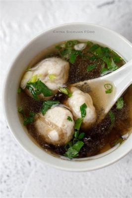  Meizhou Fish Ball Soup: Savoring Umami Bomb with Each Slurp-Worthy Bite!