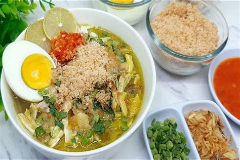  Soto Ayam Lamongan: A Symphony of Aromatic Spices and Comforting Broth?