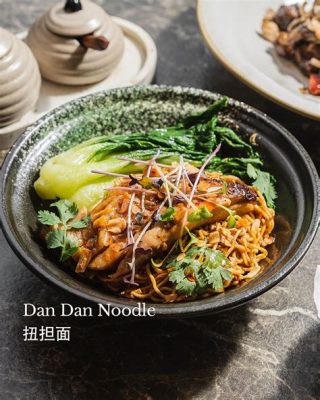 Spicy Boat Noodles: A Symphony of Sour and Savory Flavors Dancing on Your Tongue!