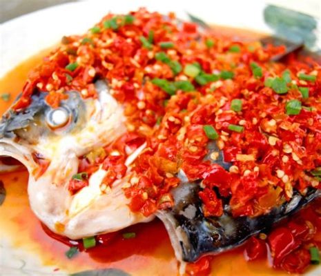  Yueyang Steamed Fish Head with Pickled Vegetables: Tangy and Spicy Flavors Dance on Your Palate!