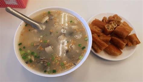  Zhanjiang Milkfish Porridge: Is This Delicate Fusion of Creamy Broth and Tender Fish the Ultimate Comfort Food?